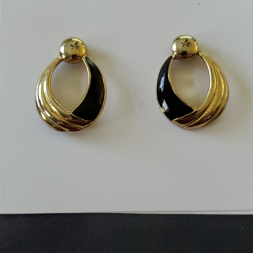 Black and Gold Pierce Earings